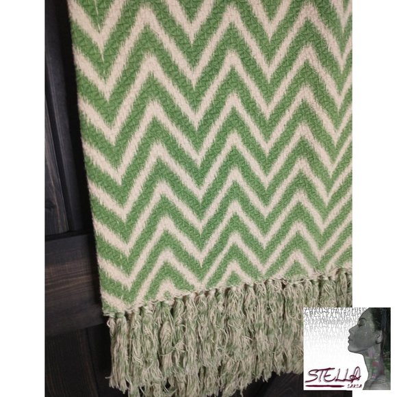 🍒 VHC Woven Fringe Throw Blanket - Picture 2 of 4